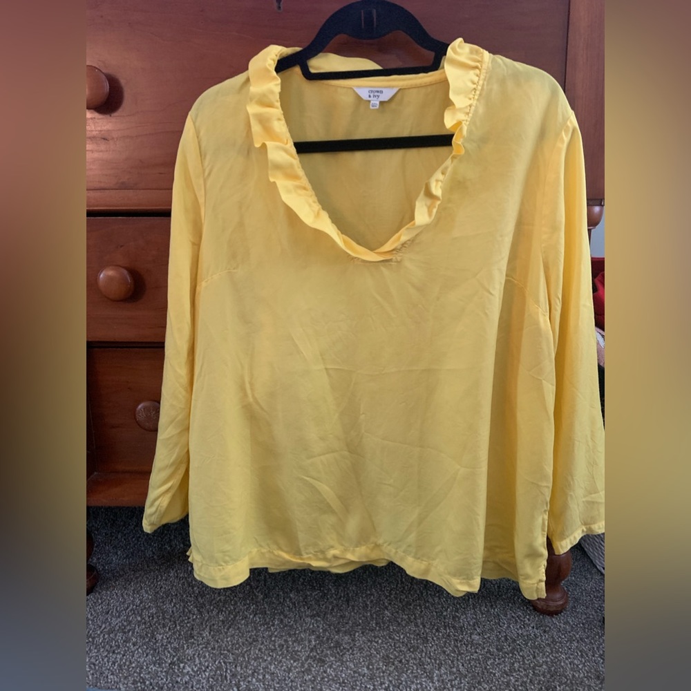 Crown and Ivy size xxl